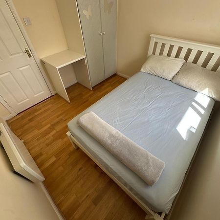 Roseville Courts Newbridge  Bagian luar foto